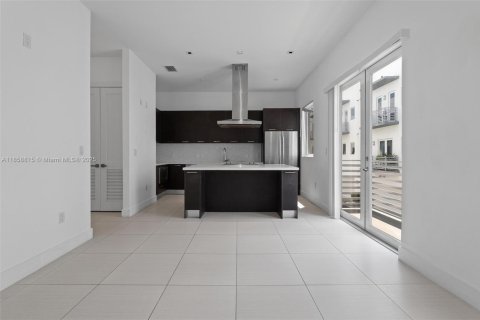 Townhouse in Doral, Florida 4 bedrooms, 223.71 sq.m. № 1888195 - photo 30