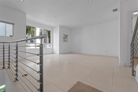 Townhouse in Doral, Florida 4 bedrooms, 223.71 sq.m. № 1888195 - photo 22
