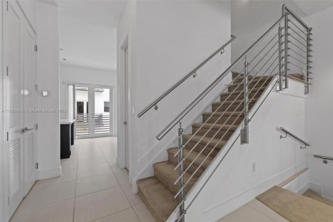 Townhouse in Doral, Florida 4 bedrooms, 223.71 sq.m. № 1888195 - photo 25