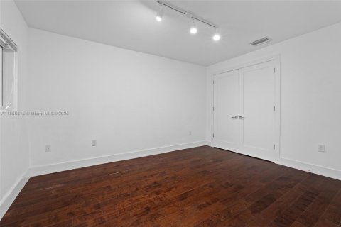 Townhouse in Doral, Florida 4 bedrooms, 223.71 sq.m. № 1888195 - photo 16