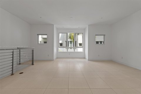 Townhouse in Doral, Florida 4 bedrooms, 223.71 sq.m. № 1888195 - photo 23