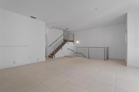 Townhouse in Doral, Florida 4 bedrooms, 223.71 sq.m. № 1888195 - photo 24