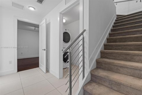 Townhouse in Doral, Florida 4 bedrooms, 223.71 sq.m. № 1888195 - photo 21