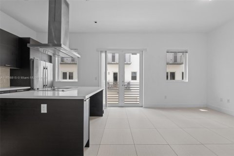 Townhouse in Doral, Florida 4 bedrooms, 223.71 sq.m. № 1888195 - photo 28