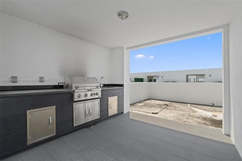 Townhouse in Doral, Florida 4 bedrooms, 223.71 sq.m. № 1888195 - photo 7