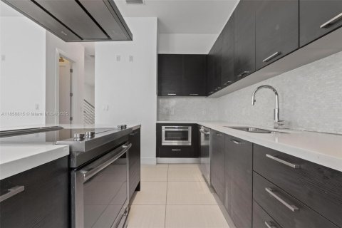 Townhouse in Doral, Florida 4 bedrooms, 223.71 sq.m. № 1888195 - photo 4