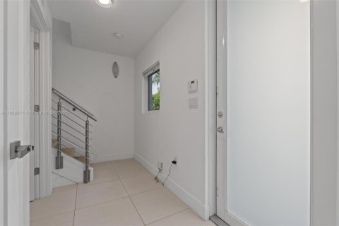 Townhouse in Doral, Florida 4 bedrooms, 223.71 sq.m. № 1888195 - photo 9