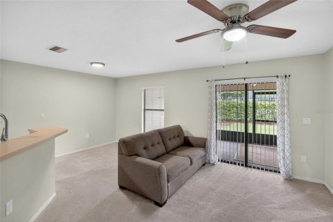 Townhouse in Brandon, Florida 3 bedrooms, 126.53 sq.m. № 2202957 - photo 16