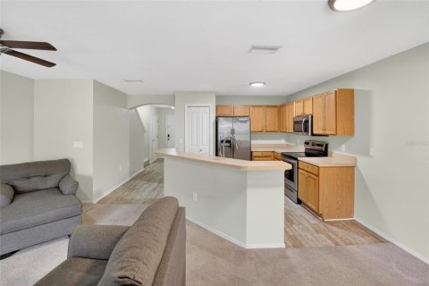 Townhouse in Brandon, Florida 3 bedrooms, 126.53 sq.m. № 2202957 - photo 12