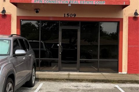Immobilier commercial à Kissimmee, Floride 92.9 m2 № 2373713