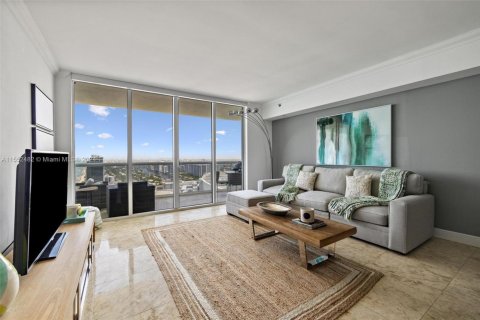 Copropriété à louer à Hallandale Beach, Floride: 1 chambre, 75.34 m2 № 1073949 - photo 2