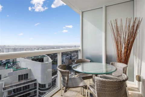 Copropriété à louer à Hallandale Beach, Floride: 1 chambre, 75.34 m2 № 1073949 - photo 9