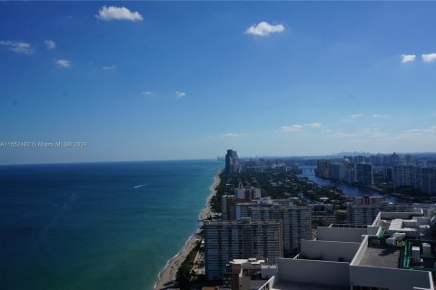 Copropriété à louer à Hallandale Beach, Floride: 1 chambre, 75.34 m2 № 1073949 - photo 23