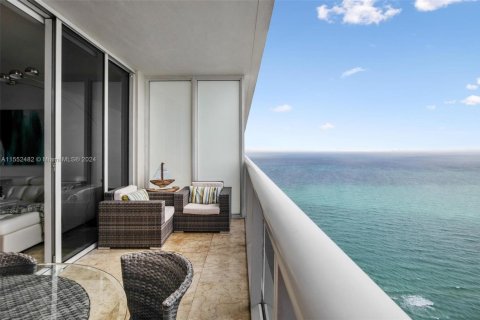 Copropriété à louer à Hallandale Beach, Floride: 1 chambre, 75.34 m2 № 1073949 - photo 14