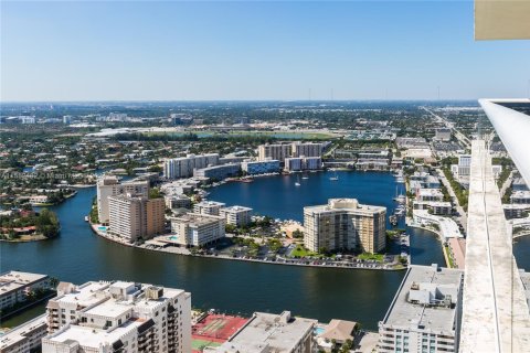 Copropriété à louer à Hallandale Beach, Floride: 1 chambre, 75.34 m2 № 1073949 - photo 20