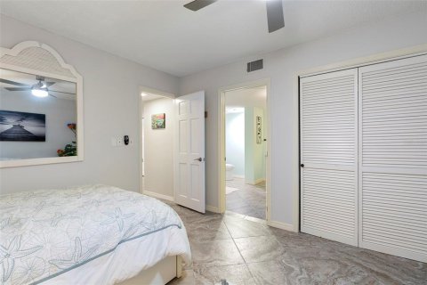 Condominio en alquiler en Saint Pete Beach, Florida, 3 dormitorios, 208.1 m2 № 2205657 - foto 21