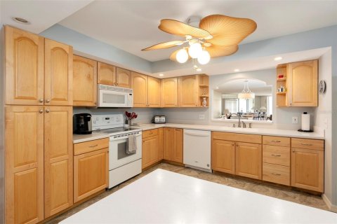Condominio en alquiler en Saint Pete Beach, Florida, 3 dormitorios, 208.1 m2 № 2205657 - foto 13