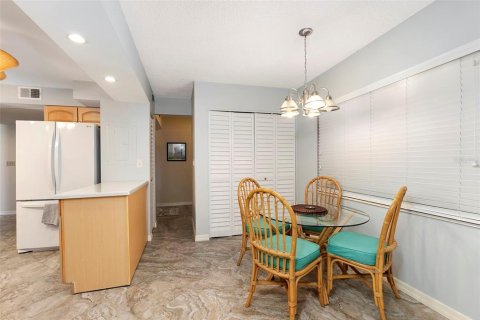 Condominio en alquiler en Saint Pete Beach, Florida, 3 dormitorios, 208.1 m2 № 2205657 - foto 12