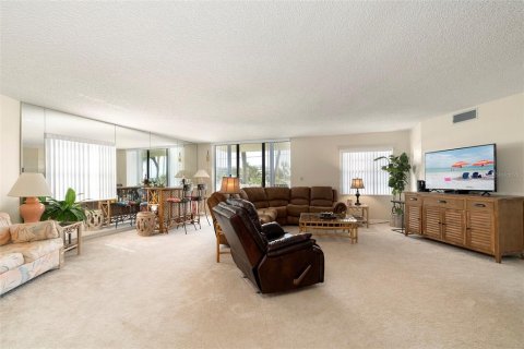 Condominio en alquiler en Saint Pete Beach, Florida, 3 dormitorios, 208.1 m2 № 2205657 - foto 27