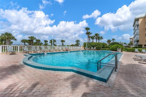 Condominio en alquiler en Saint Pete Beach, Florida, 3 dormitorios, 208.1 m2 № 2205657 - foto 25