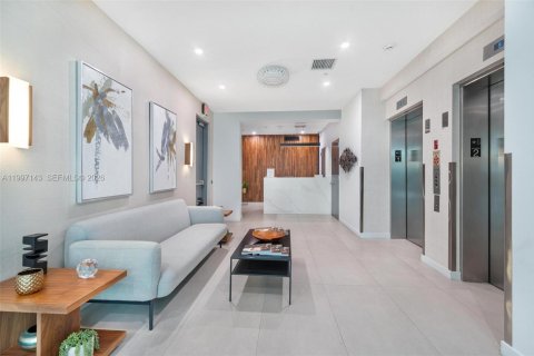 Condo in Miami Beach, Florida, 2 bedrooms  № 2066641 - photo 7