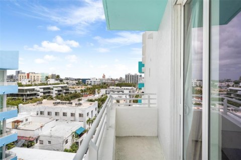 Condo in Miami Beach, Florida, 2 bedrooms  № 2066641 - photo 18