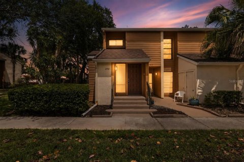 Condo in Orlando, Florida, 2 bedrooms  № 2151006 - photo 2