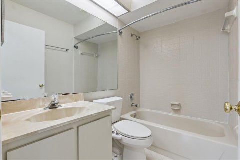 Condo in Orlando, Florida, 2 bedrooms  № 2151006 - photo 20