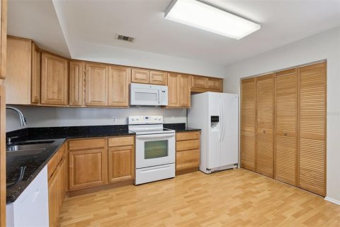 Condo in Orlando, Florida, 2 bedrooms  № 2151006 - photo 9