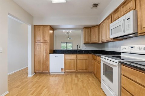 Condo in Orlando, Florida, 2 bedrooms  № 2151006 - photo 8