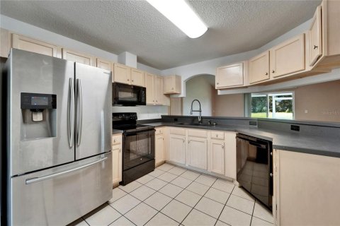 House in Plant City, Florida 3 bedrooms, 144.83 sq.m. № 1792264 - photo 16
