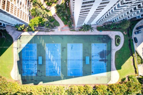 Купить кондоминиум в Халландейл-Бич, Флорида 1 спальня, 92.9м2, № 2012913 - фото 23