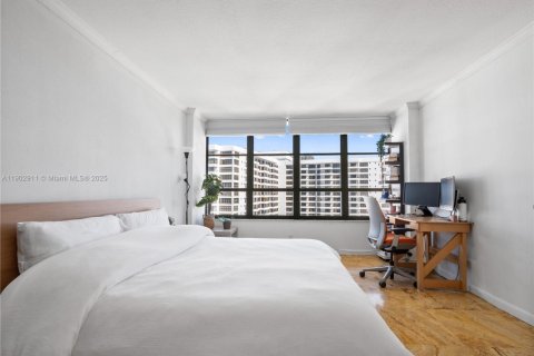 Купить кондоминиум в Халландейл-Бич, Флорида 1 спальня, 92.9м2, № 2012913 - фото 16