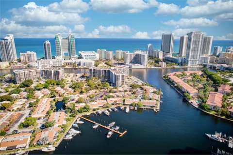 Купить кондоминиум в Халландейл-Бич, Флорида 1 спальня, 92.9м2, № 2012913 - фото 28