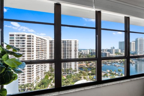 Купить кондоминиум в Халландейл-Бич, Флорида 1 спальня, 92.9м2, № 2012913 - фото 12