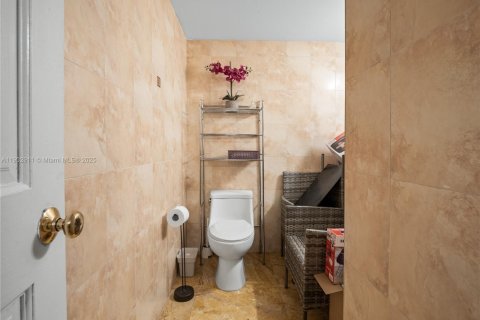 Купить кондоминиум в Халландейл-Бич, Флорида 1 спальня, 92.9м2, № 2012913 - фото 19