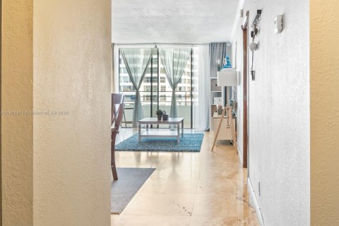 Купить кондоминиум в Халландейл-Бич, Флорида 1 спальня, 92.9м2, № 2012913 - фото 10