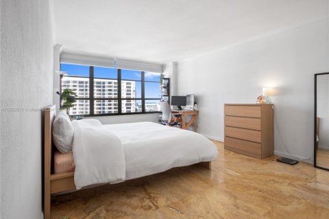 Купить кондоминиум в Халландейл-Бич, Флорида 1 спальня, 92.9м2, № 2012913 - фото 11