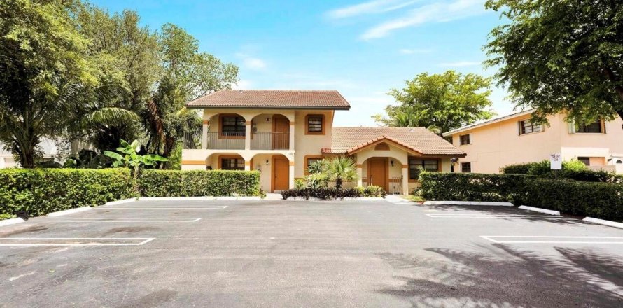 Apartment in Coral Springs, Florida 2 bedrooms, 92.9 sq.m. № 2288248
