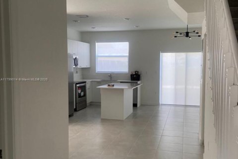 Adosado en venta en Miami, Florida, 3 dormitorios, 123.37 m2 № 1684212 - foto 10