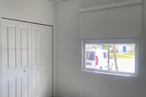 Adosado en venta en Miami, Florida, 3 dormitorios, 123.37 m2 № 1684212 - foto 15