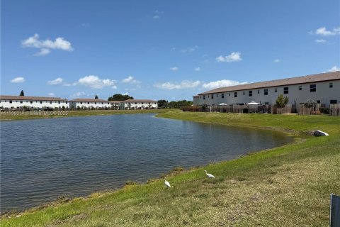 Adosado en venta en Miami, Florida, 3 dormitorios, 123.37 m2 № 1684212 - foto 22