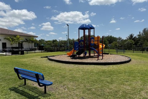 Adosado en venta en Miami, Florida, 3 dormitorios, 123.37 m2 № 1684212 - foto 23