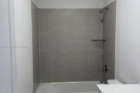 Adosado en venta en Miami, Florida, 3 dormitorios, 123.37 m2 № 1684212 - foto 11