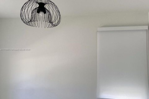 Adosado en venta en Miami, Florida, 3 dormitorios, 123.37 m2 № 1684212 - foto 8