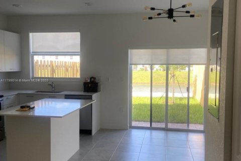 Adosado en venta en Miami, Florida, 3 dormitorios, 123.37 m2 № 1684212 - foto 7