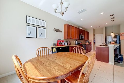 House in Orlando, Florida 4 bedrooms, 226.59 sq.m. № 2215813 - photo 15