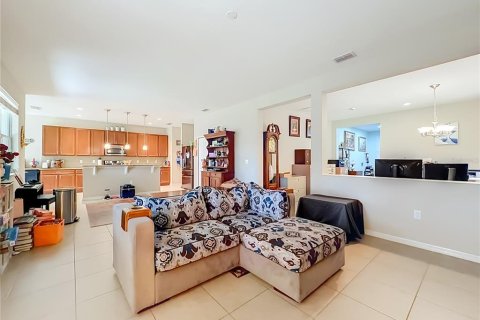 House in Orlando, Florida 4 bedrooms, 226.59 sq.m. № 2215813 - photo 5