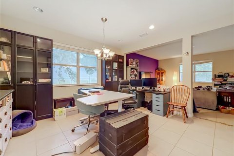 House in Orlando, Florida 4 bedrooms, 226.59 sq.m. № 2215813 - photo 4