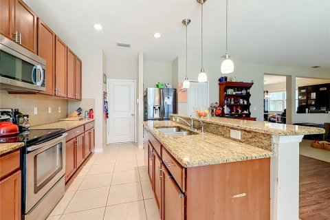House in Orlando, Florida 4 bedrooms, 226.59 sq.m. № 2215813 - photo 12